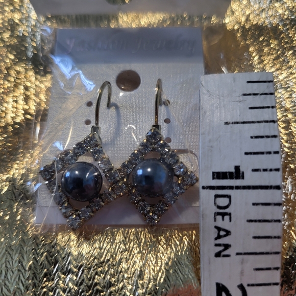 FASHION DANGLE EARRINGS - Picture 3 of 8